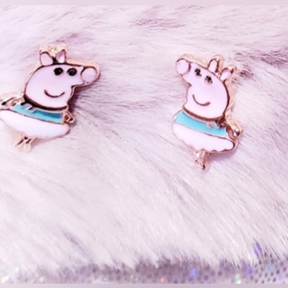 2 pairs of adorable Peppa pig earrings - Picture 7 of 11